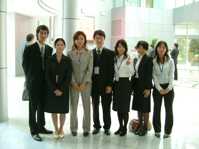 三国三校（我在中间），最左边是泰国的，其他是日本的